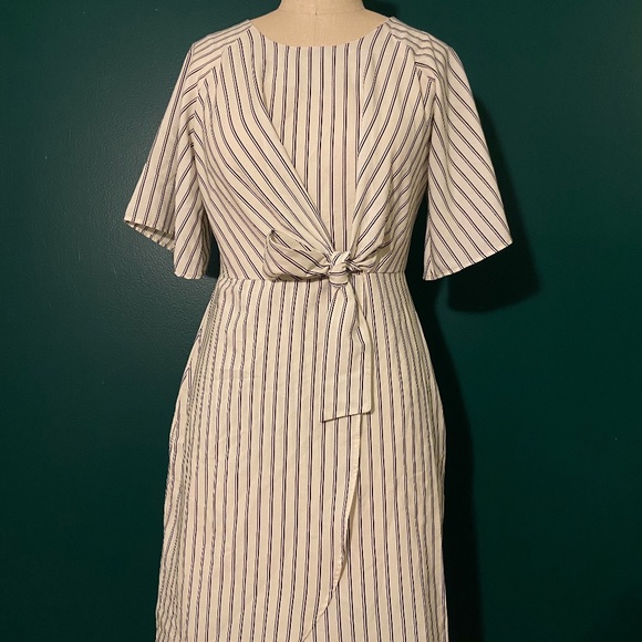 Front side tie dress - Picture 2 of 2